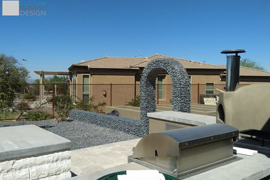 Inspiration for a medium sized modern back garden in Phoenix.