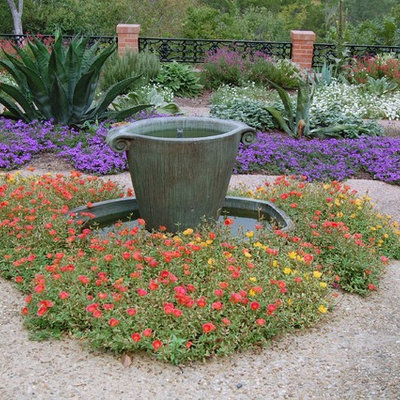 Photo of a traditional water fountain landscape in Austin.