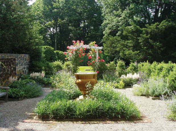 Klassisch Garten by Wallace Landscape Associates