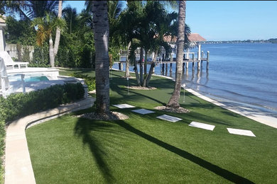 Design ideas for a coastal landscaping in Miami.