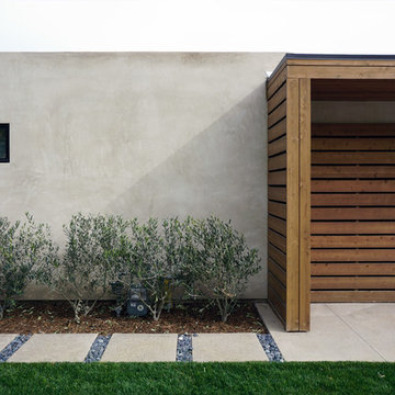 grass + concrete at modern courtyard entry