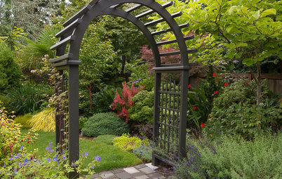 Great Garden Combo: 9 Plants for an Intriguing Entrance