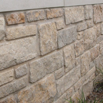 Halcyon Natural Stone Veneer Privacy Wall