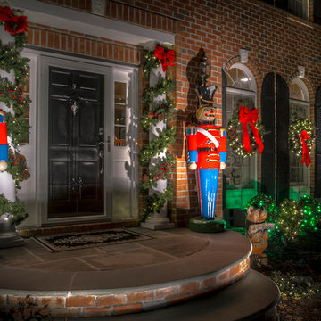 Holiday Decor: Toy Soldiers and Christmas Lights
