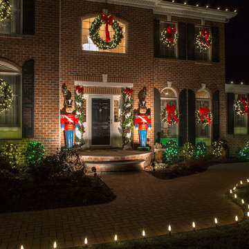 Holiday Decor: Toy Soldiers and Christmas Lights