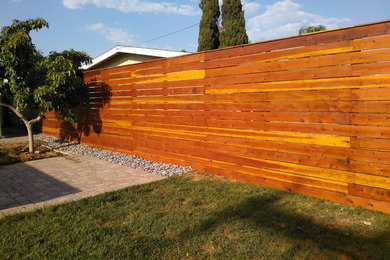 Photo of a contemporary landscaping in Orange County.
