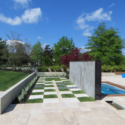Photo of a contemporary water fountain landscape in Philadelphia.