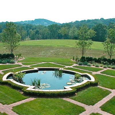 Photo of a traditional water fountain landscape in New York.