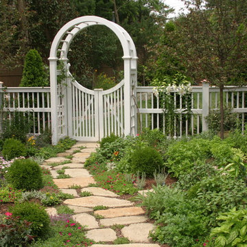 Inviting Cottage Style Landscape