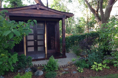 Japanese Tea House / Zen Garden