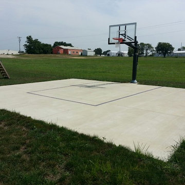 Jason D's Pro Dunk Gold Basketball System on a 30x25 in Lexington, IL