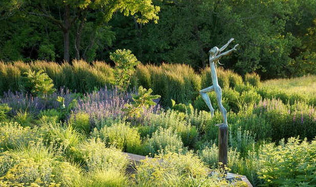 Contemporary Garden by Adam Woodruff LLC
