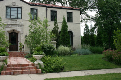 This is an example of a mediterranean garden in Chicago.