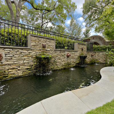 This is an example of a traditional water fountain landscape in Dallas.