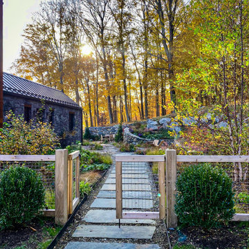 Lakefront Idyll - Garden Gate