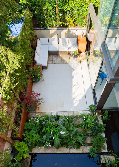 Contemporary Garden by Granit Architects + Interiors