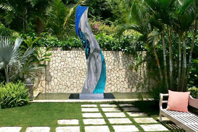 Inspiration for a contemporary landscaping in Miami.