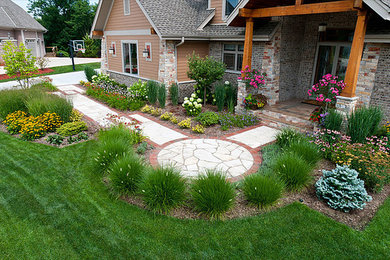 Design ideas for a craftsman landscaping in Minneapolis.