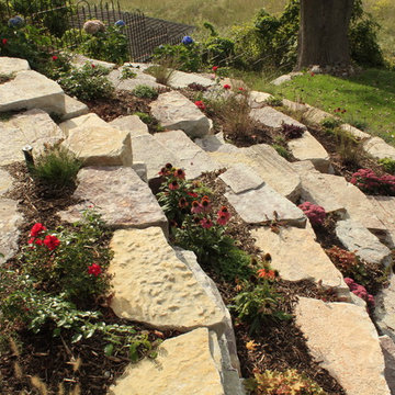 Large Chilton Outcropping Walls and Gardens