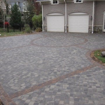 Large Paver Driveway w Contrast Borders and Inset