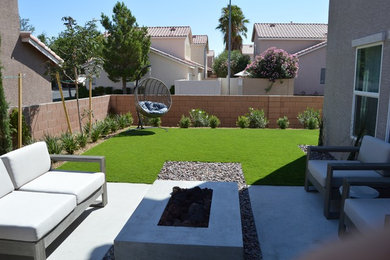 This is an example of a contemporary landscaping in Las Vegas.