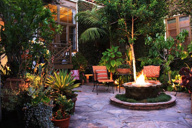 ロサンゼルスにあるエクレクティックスタイルのおしゃれな庭の写真