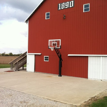 Laura T's Pro Dunk Gold Basketball System on a 38x22 in London, OH
