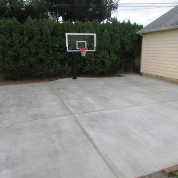 Lee B's Pro Dunk Platinum Basketball System on a 35x30 in Portland, OR