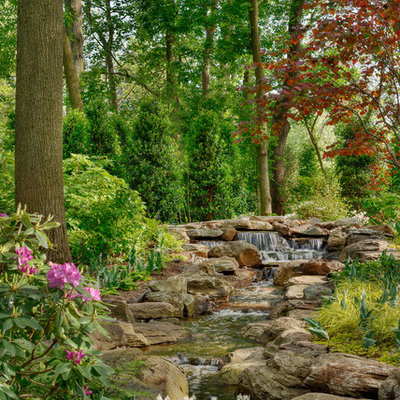 Inspiration for a traditional landscaping in DC Metro.