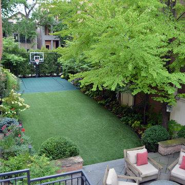Lincoln Park Private Gardens | Side Yard