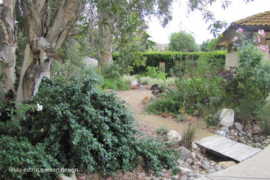 Photo of a mediterranean garden in Los Angeles.