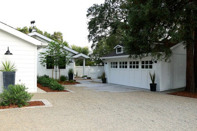 Design ideas for a modern front yard driveway in San Francisco.