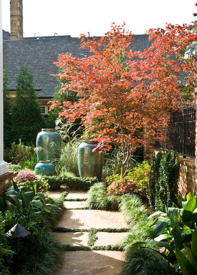 Traditional Garden by Gurley's Azalea Garden