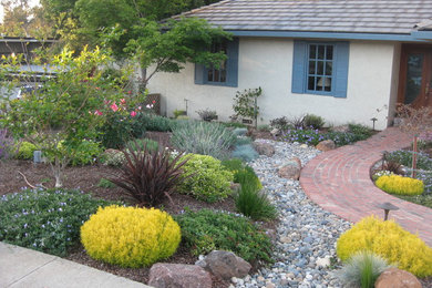 Design ideas for a traditional landscaping in San Francisco.