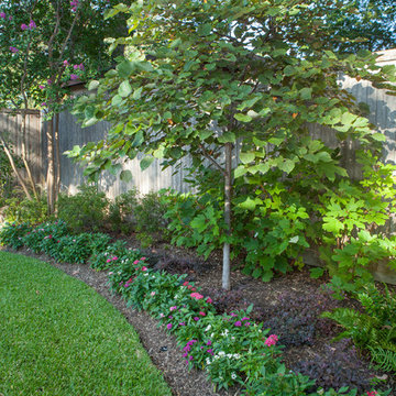 Lush Backyard Getaway