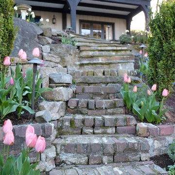 Magnolia Residence- Hillside Renovation