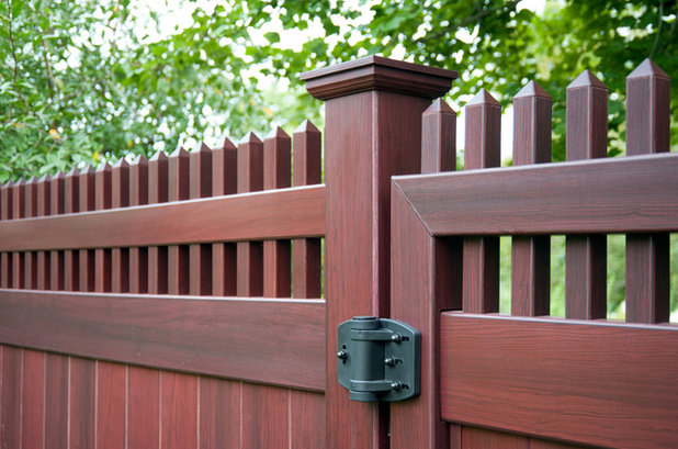 American Traditional Garden by Illusions Vinyl Fence