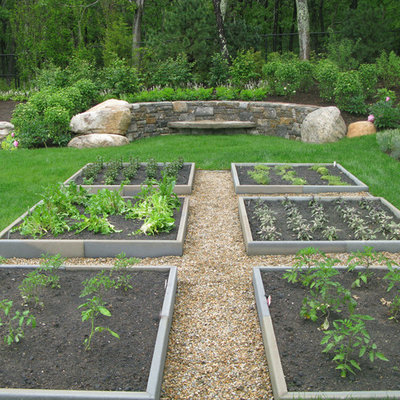 Design ideas for a large coastal full sun backyard gravel landscaping in Boston.