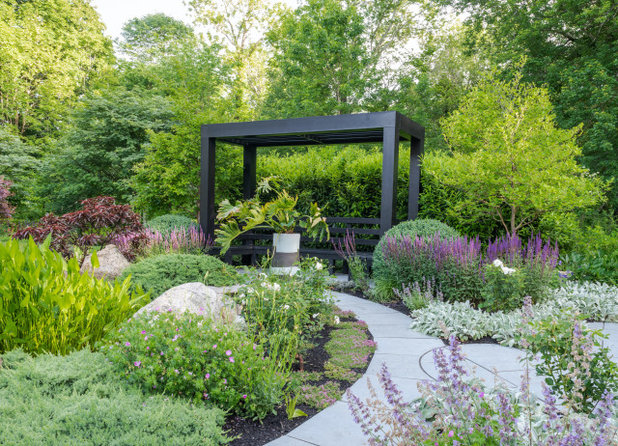 Transitional Garden by Amy Martin Landscape Design