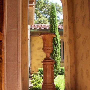 Mediterranean Urn