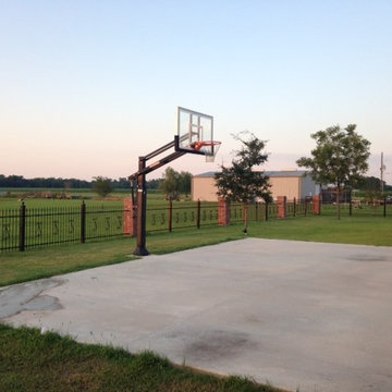 Michael T's Pro Dunk Gold Basketball System on a 25x40 in Paulina, LA