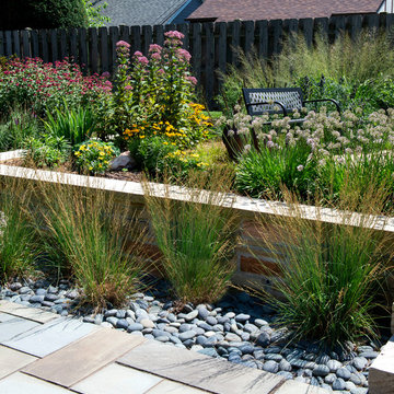 Mid century Perennial Garden - Racine