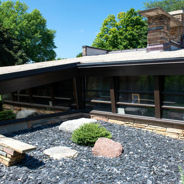 Mid century Zen Garden - Racine