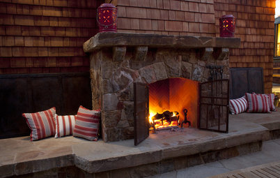 Extend Your Living Space With an Outdoor Fireplace