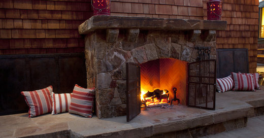 Extend Your Living Space With an Outdoor Fireplace