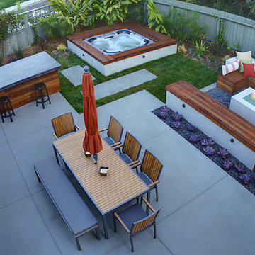 Modern and Cozy Outdoor Space