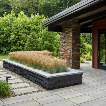 Modern Backyard Oasis in Moorestown, New Jersey
