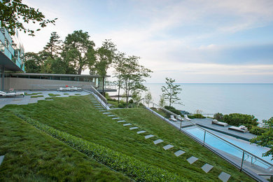 Modern Lakefront Residence