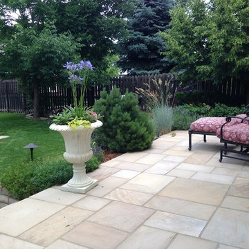 Modern relaxed garden
