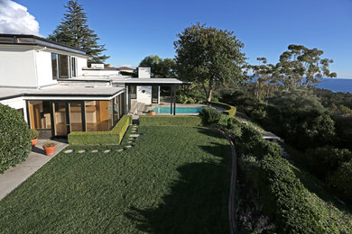 Design ideas for a contemporary landscaping in Santa Barbara.